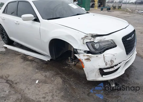 2020 Chrysler 300 300S из США, поврежденный, VIN 2C3CCABT7LH184620